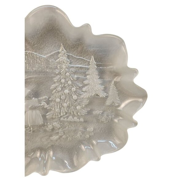 Mikasa Platter Clear Glass Ruffled Edge Serving Plate With Winter Scene Design - Picture 8 of 10